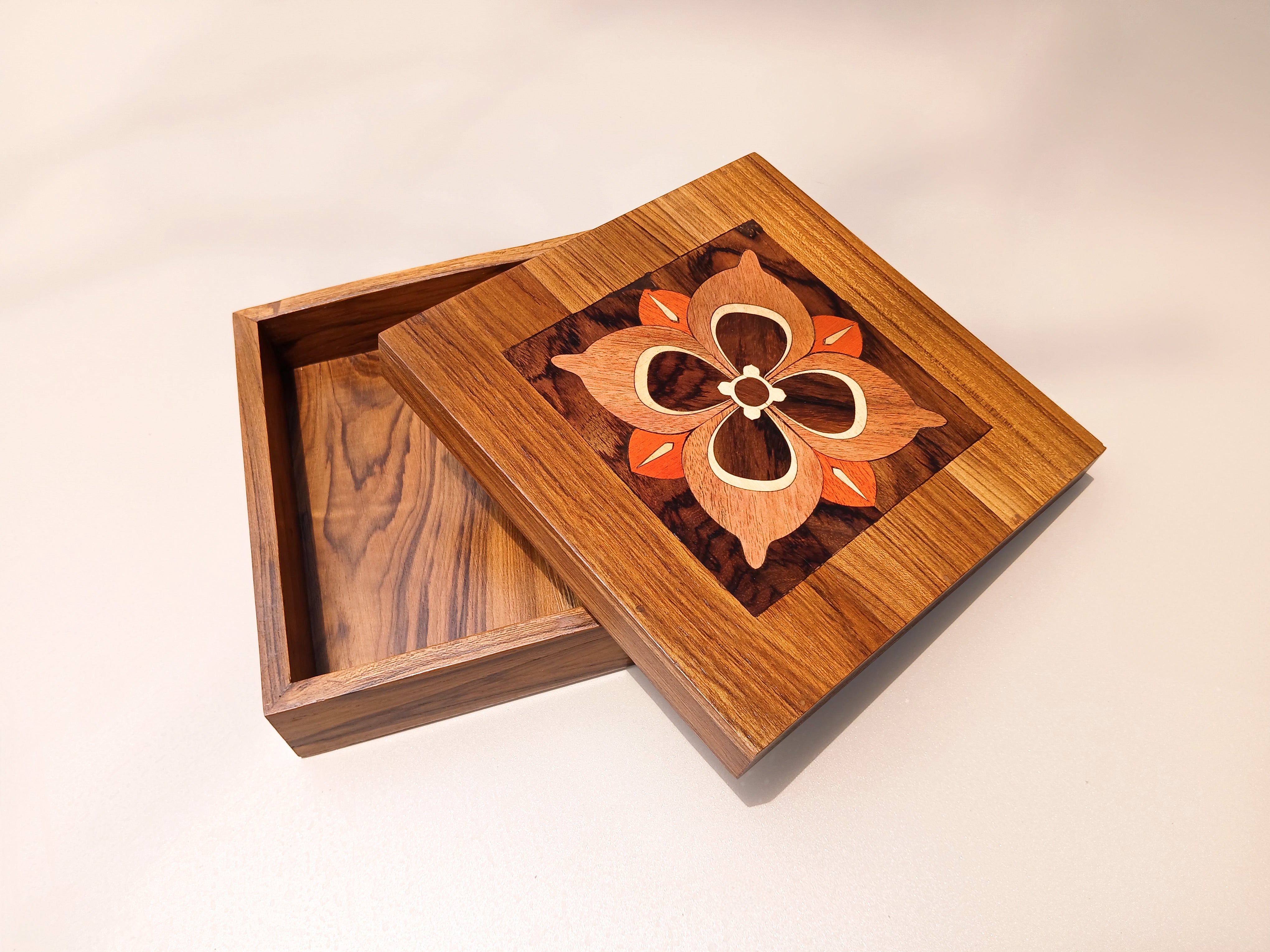 Qutub Box